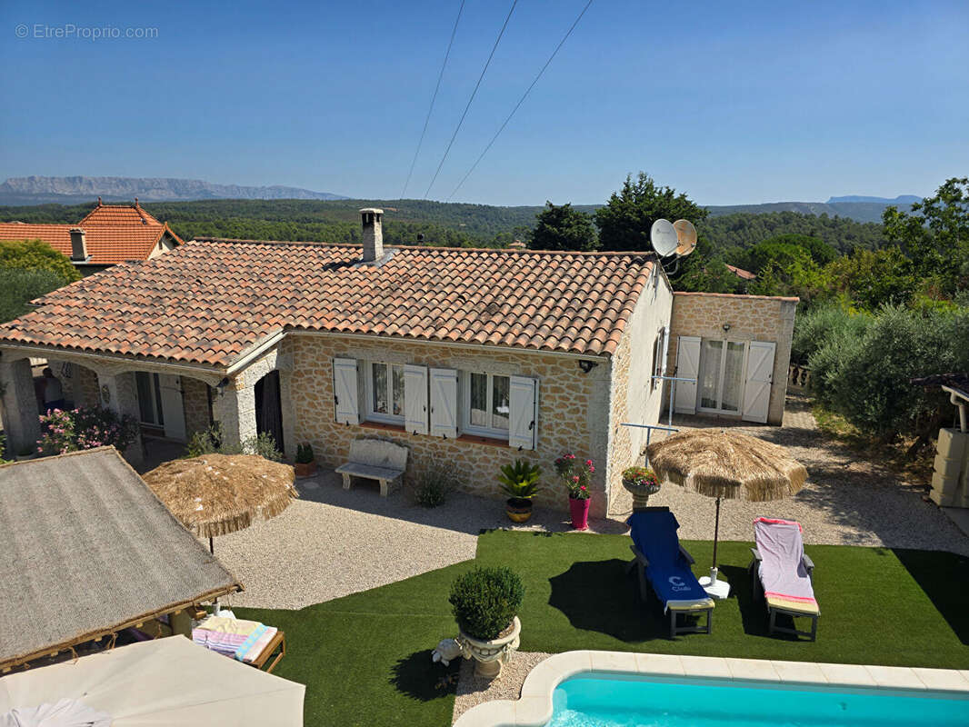PEYPIN - Villa T4 s/ 1200m² de jardin - photo 2