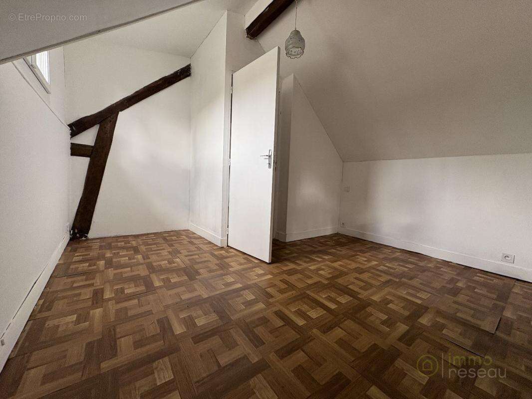 Maison à CHARLEVAL