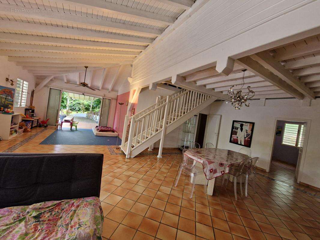 Maison à PETIT-BOURG