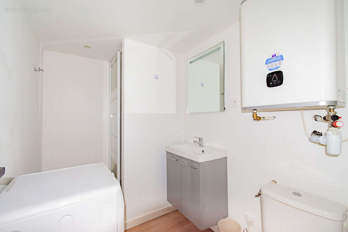 Appartement à MARSEILLE-1E