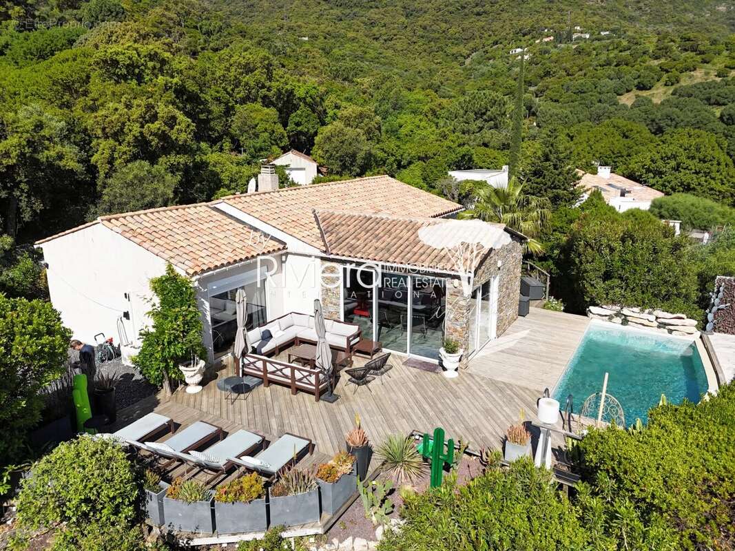 CAVALAIRE - Superbe villa contemporaine  - 5 chambres - bell - photo 2