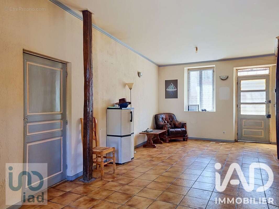 Photo 3