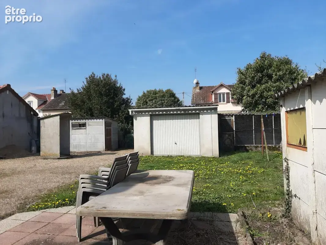 Maison mitoyenne sur 2 niveaux avec potentiel d'agrandissement ou création de logement supplémentair garages et dépendances - photo 25