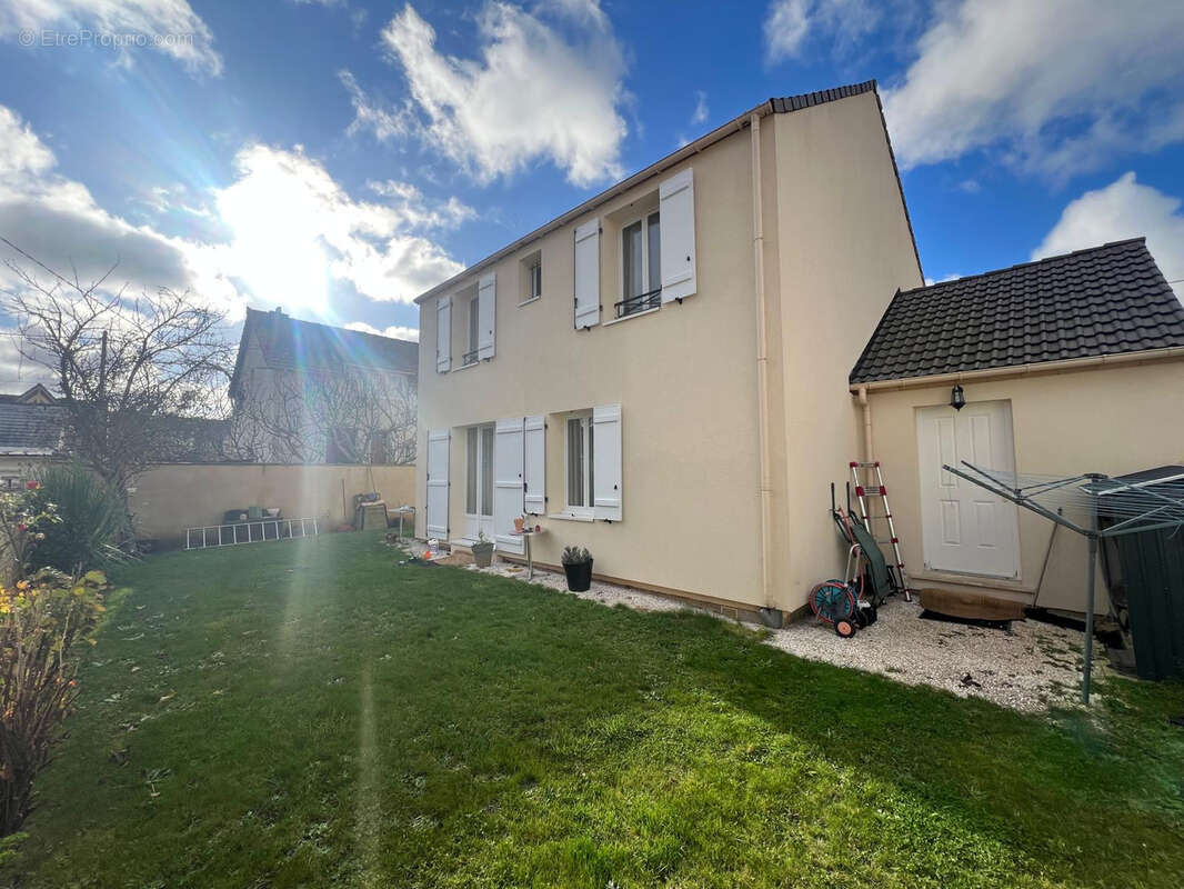 Maison à GOUSSAINVILLE