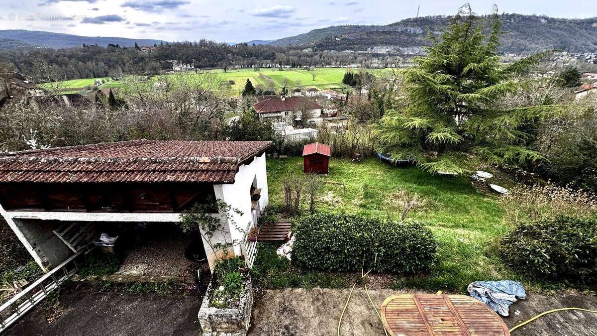 Maison 230 m² - 2 logements indépendants - 1258m² terrain - photo 8