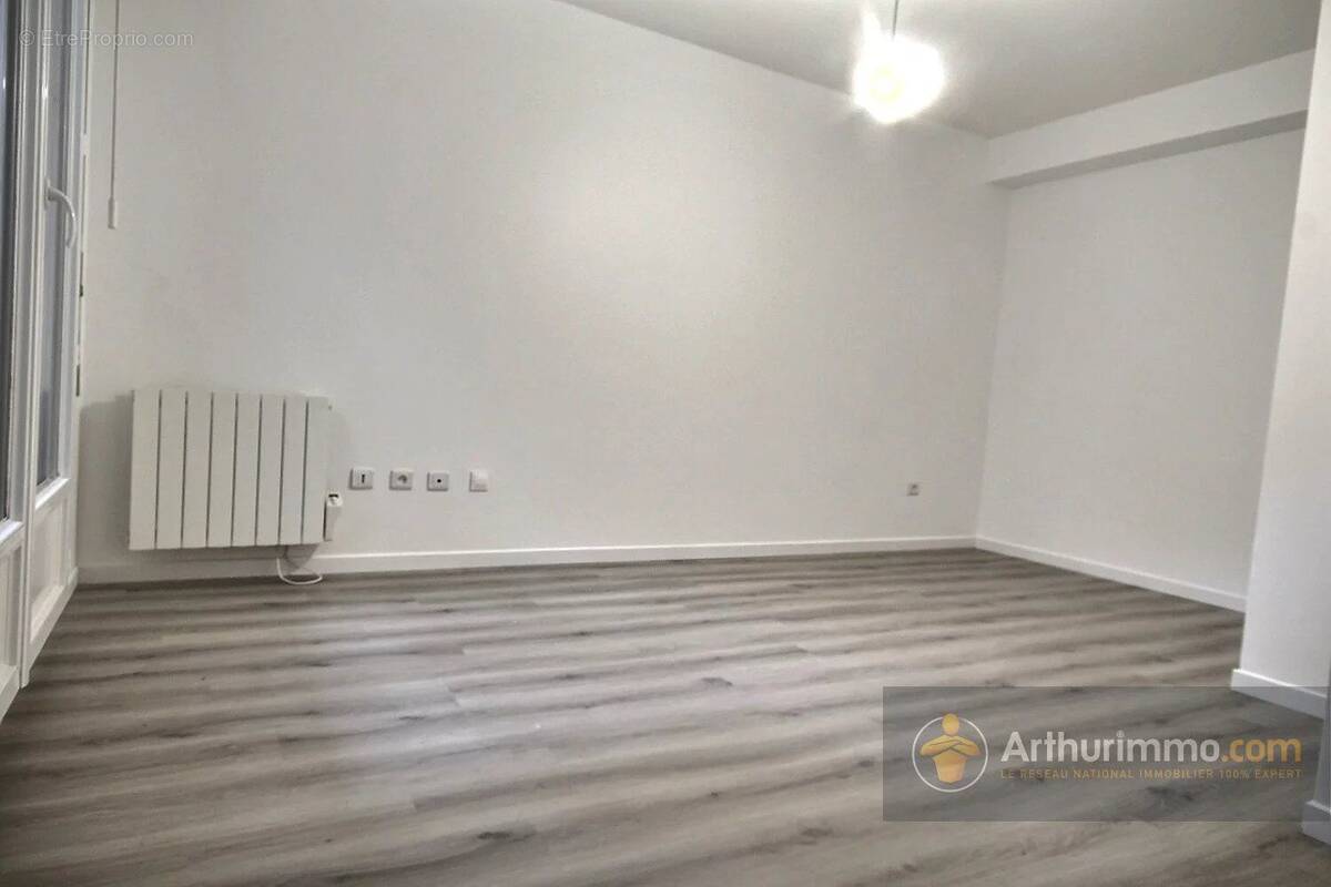 Appartement à CHARENTON-LE-PONT