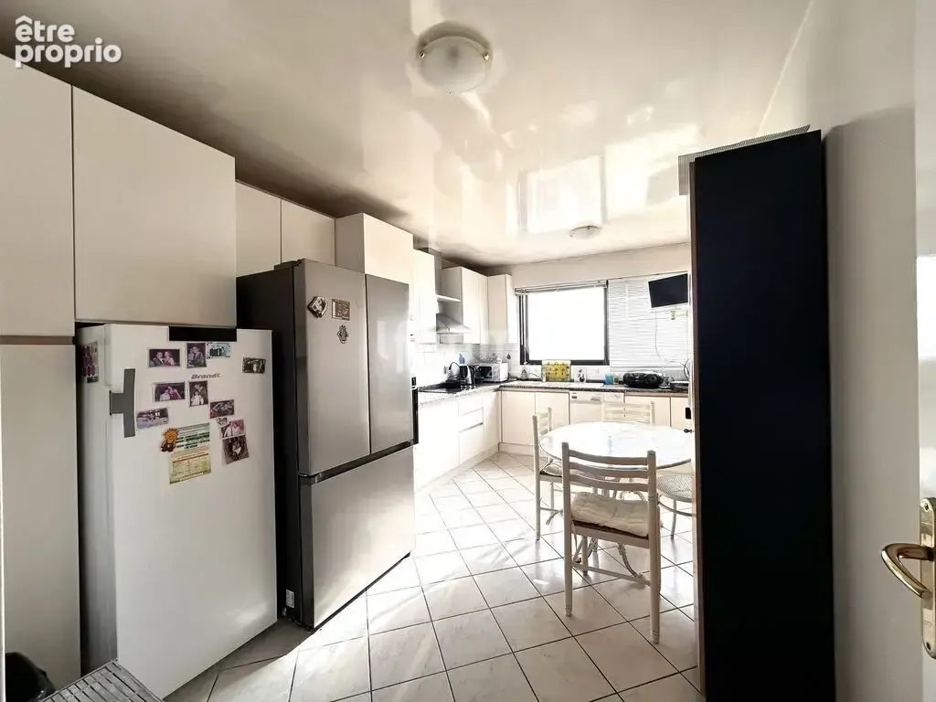 Appartement 126m2 avec 3 balcons vue sur lac - photo 8