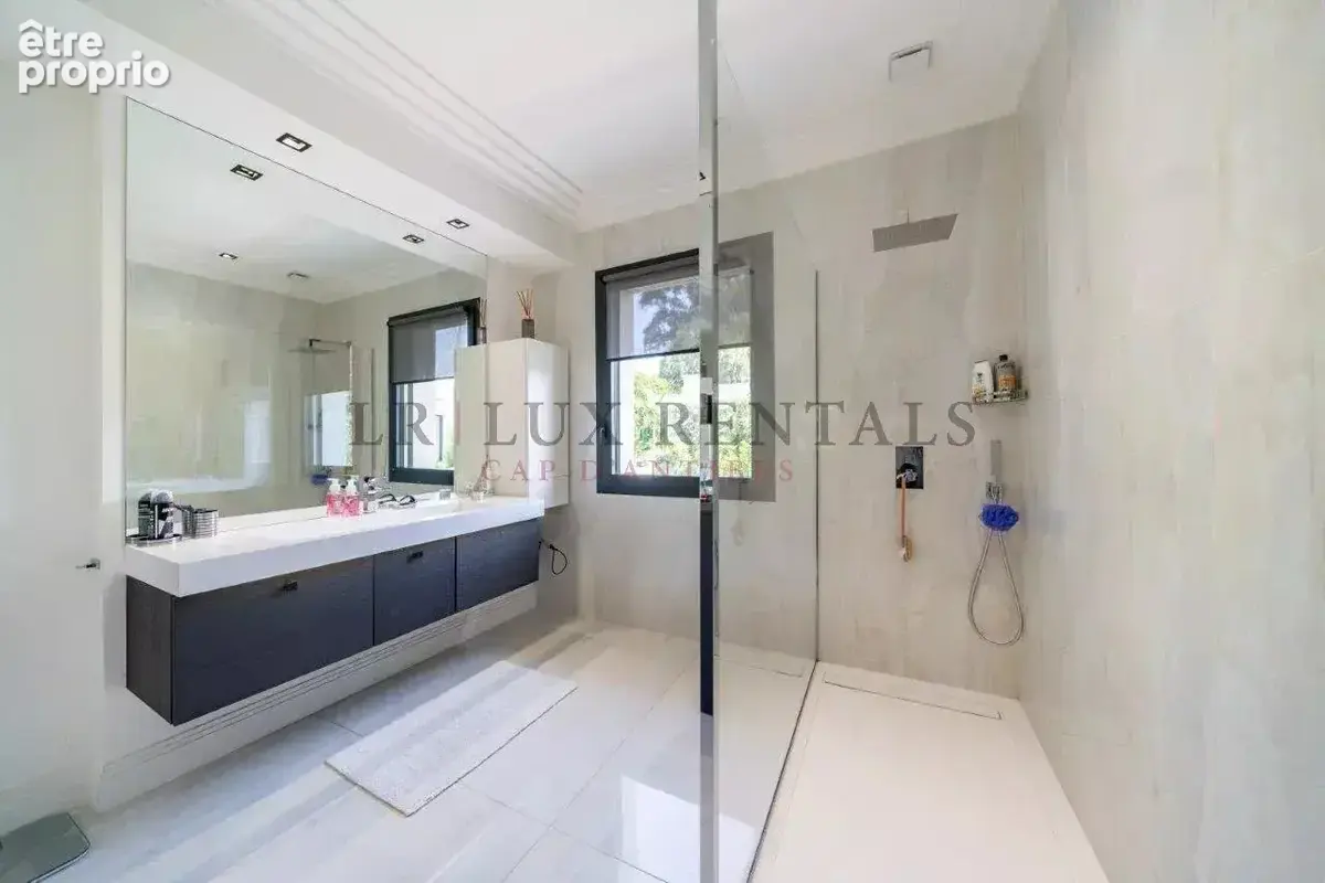 Villa moderne dans un domaine fermé à Juan les pins - photo 9