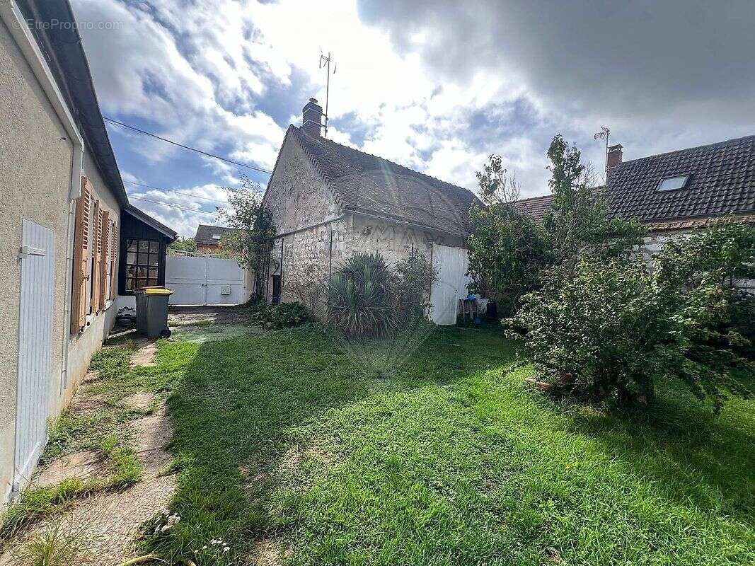 Maison à MONTEREAU-FAULT-YONNE