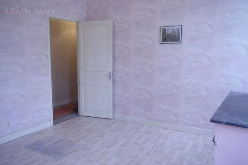 Gondrin, maison en pierre  avec cour comprenant deux logements de 5 et 6 pieces - photo 19