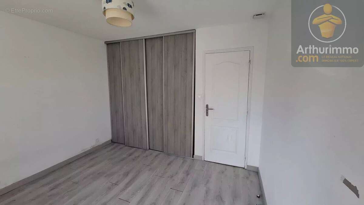 Maison à SAINT-JEAN-DE-LA-RUELLE