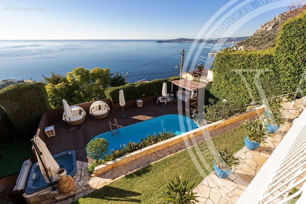 Villa Art Déco entièrement rénovée dans un domaine privé de Cap d'Ail à 5 min de Monaco - photo 2