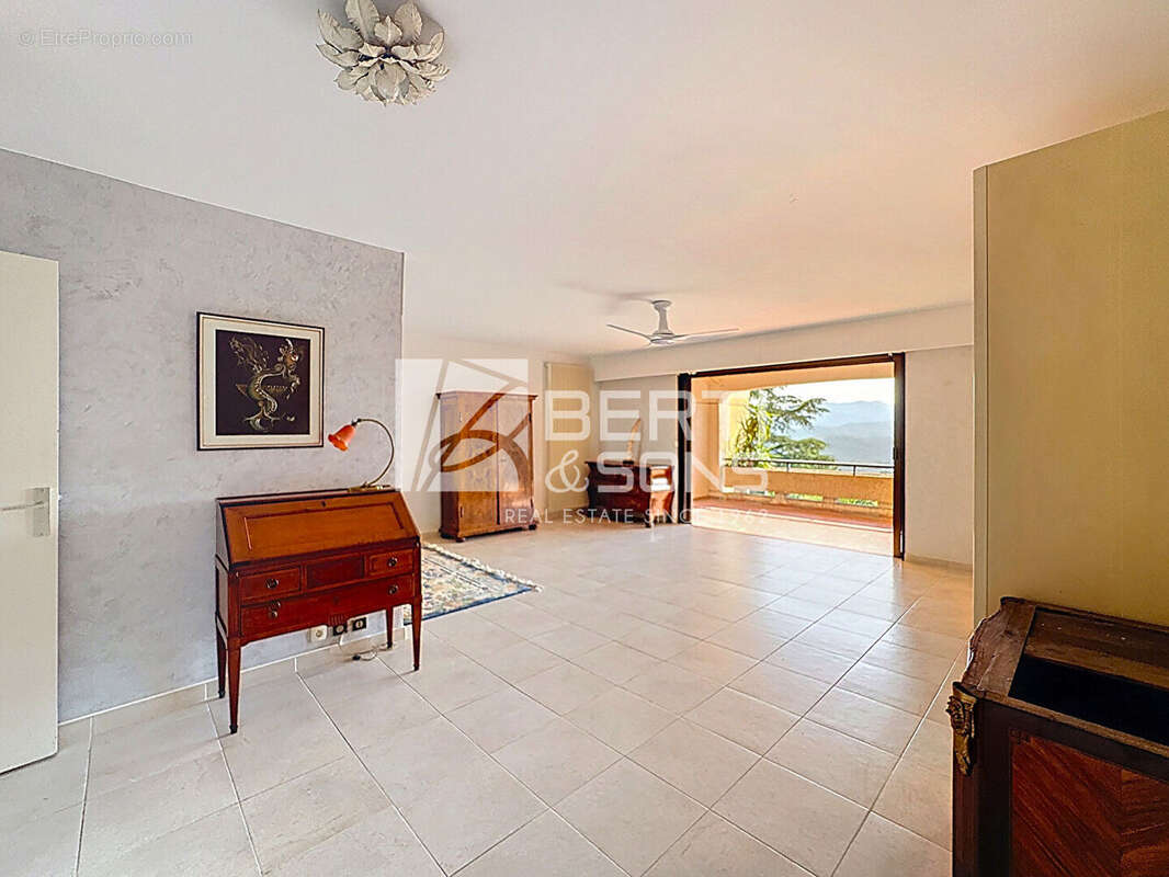 Appartement à MANDELIEU-LA-NAPOULE