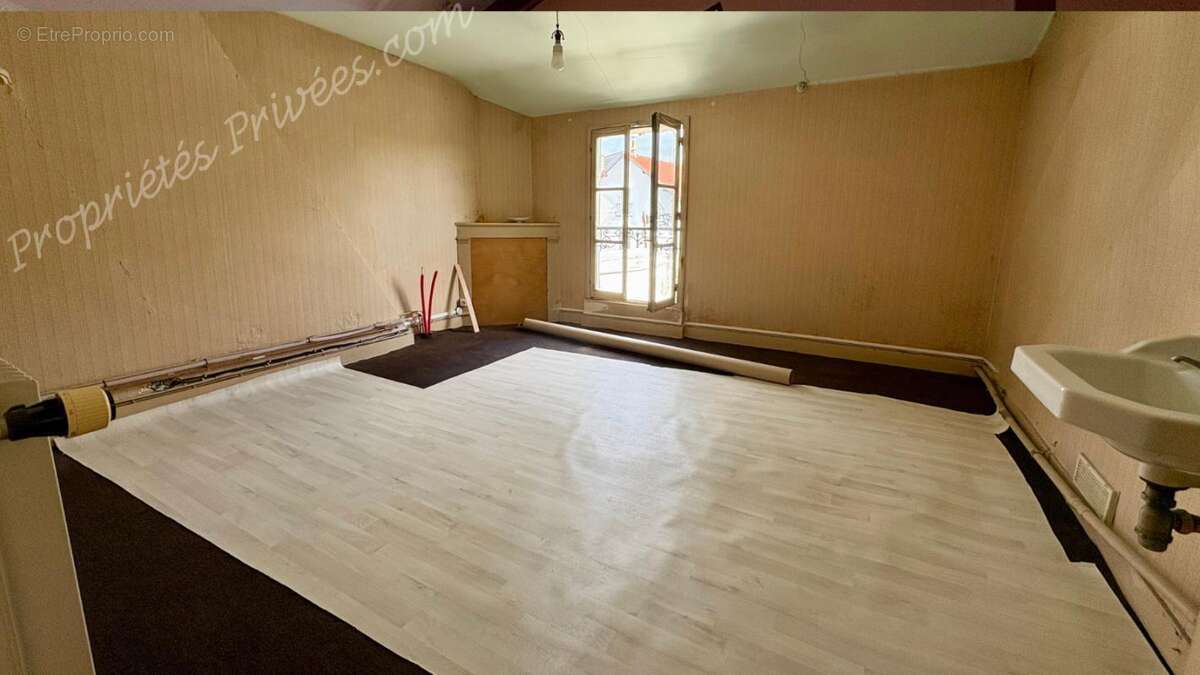 Maison à LES MONTILS