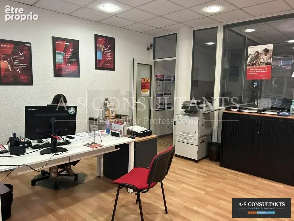 Bureaux/locaux pro à vendre - photo 3