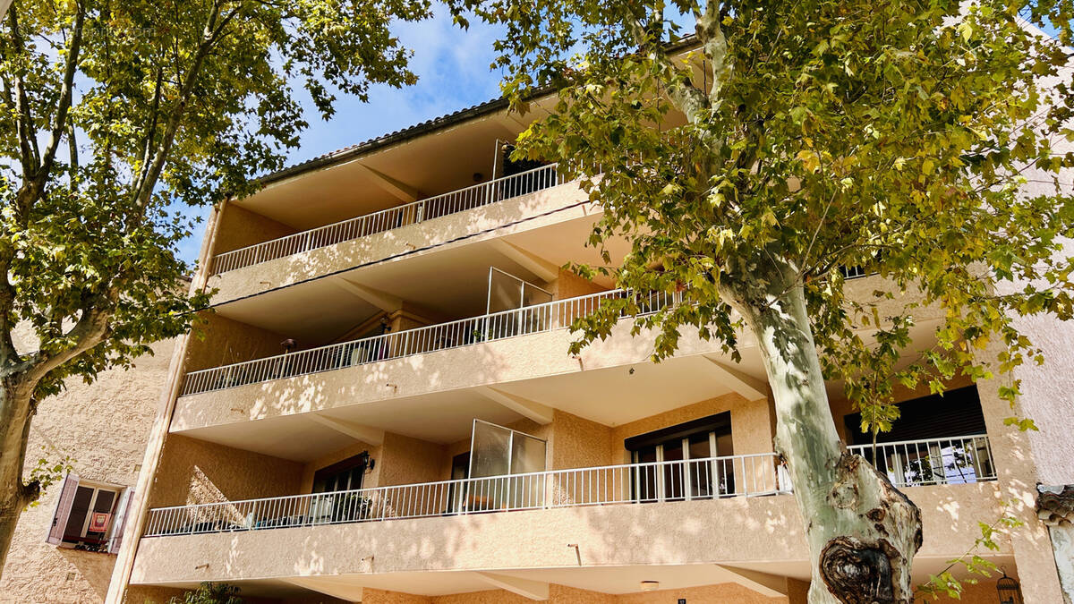 Appartement à CUERS