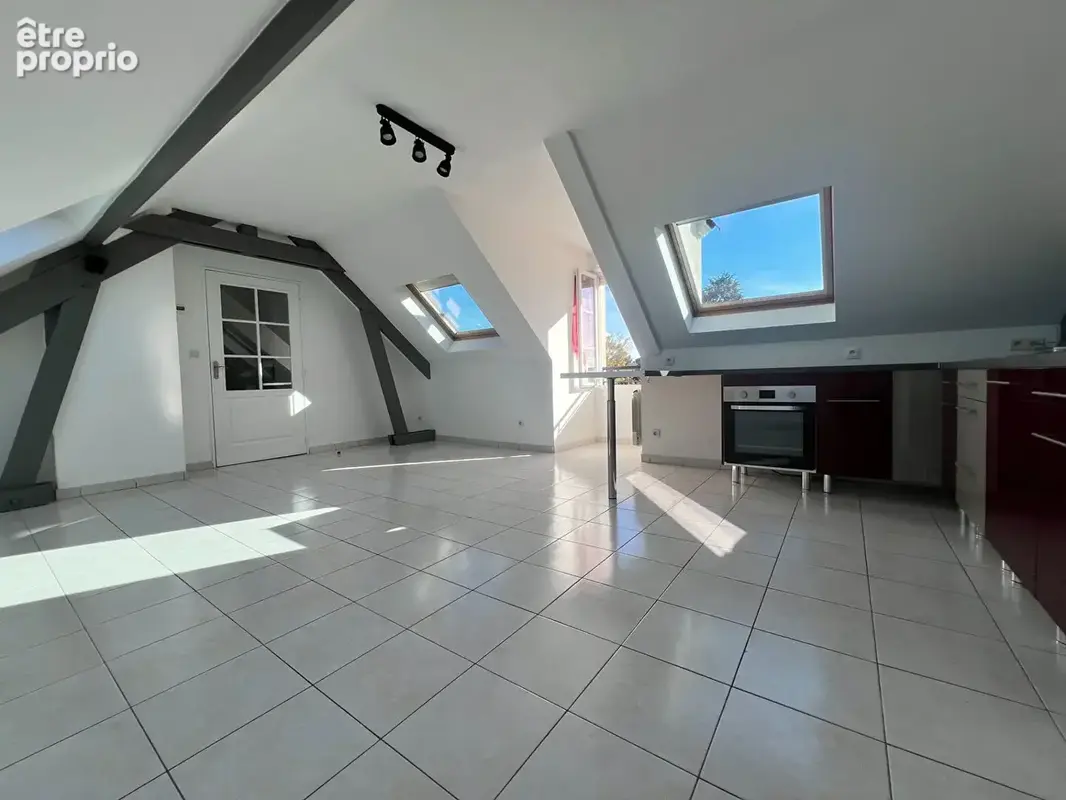 Appartement T2 bourg SAINT DENIS EN VAL avec parking - photo 3