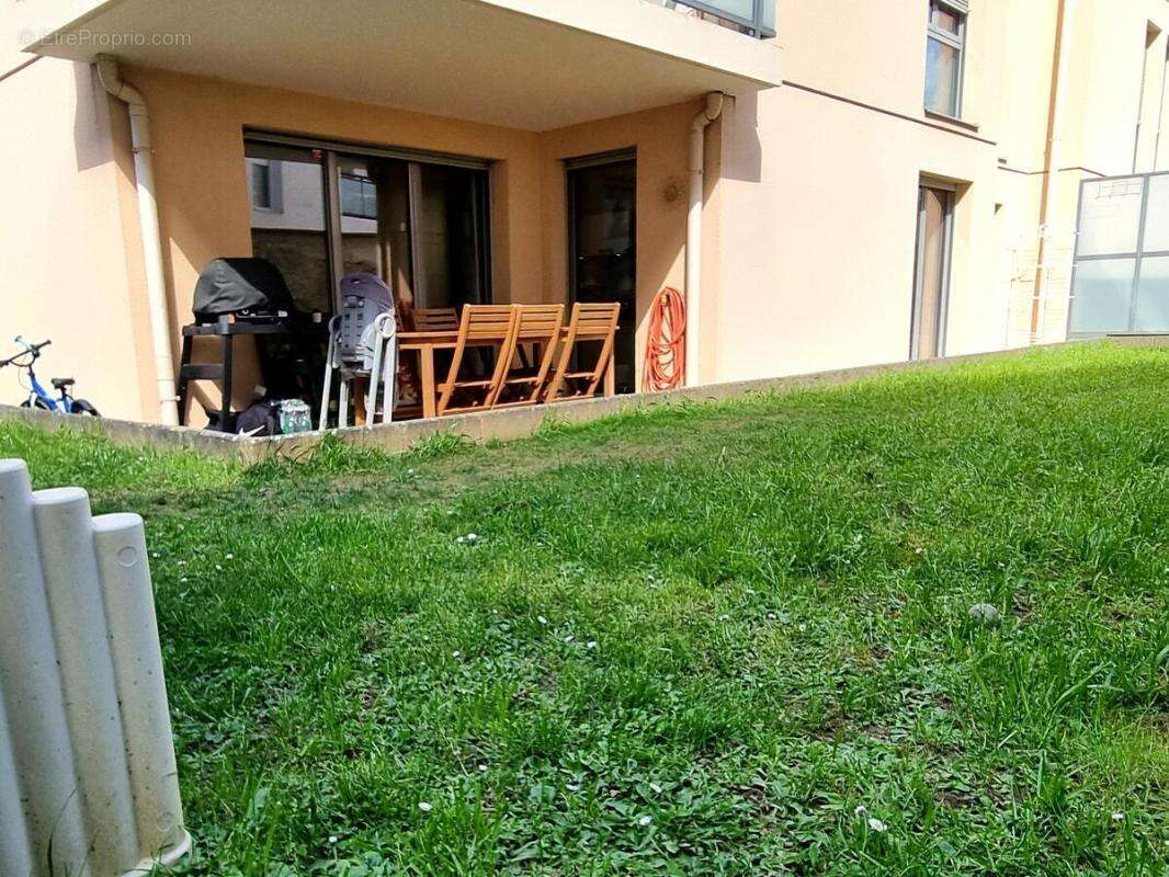 Appartement à MEYZIEU