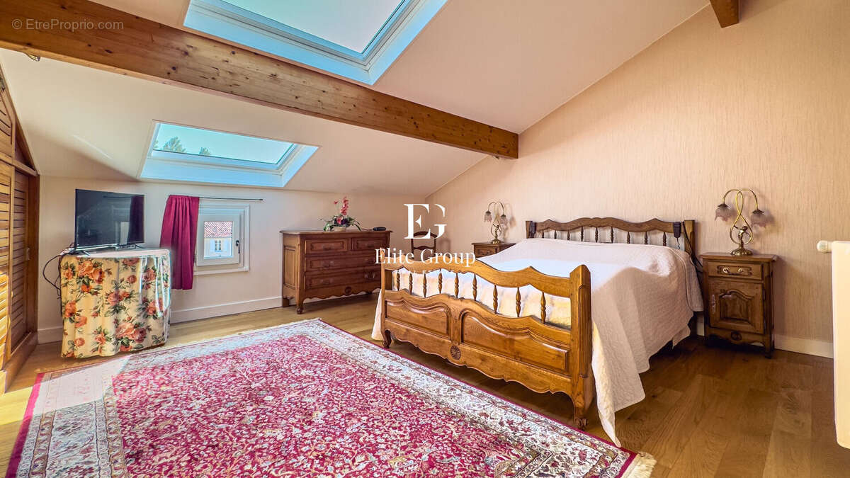 A vendre magnifique logis charentais proche de cognac - 410 m2 - 10 pièces - photo 13