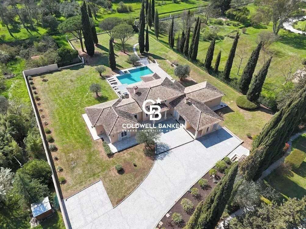 Maison à PUGET-SUR-ARGENS