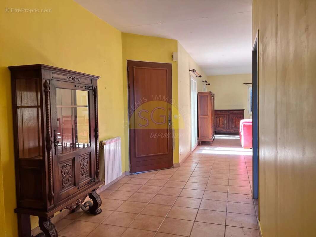 Maison à SAINT-GENIS-DES-FONTAINES