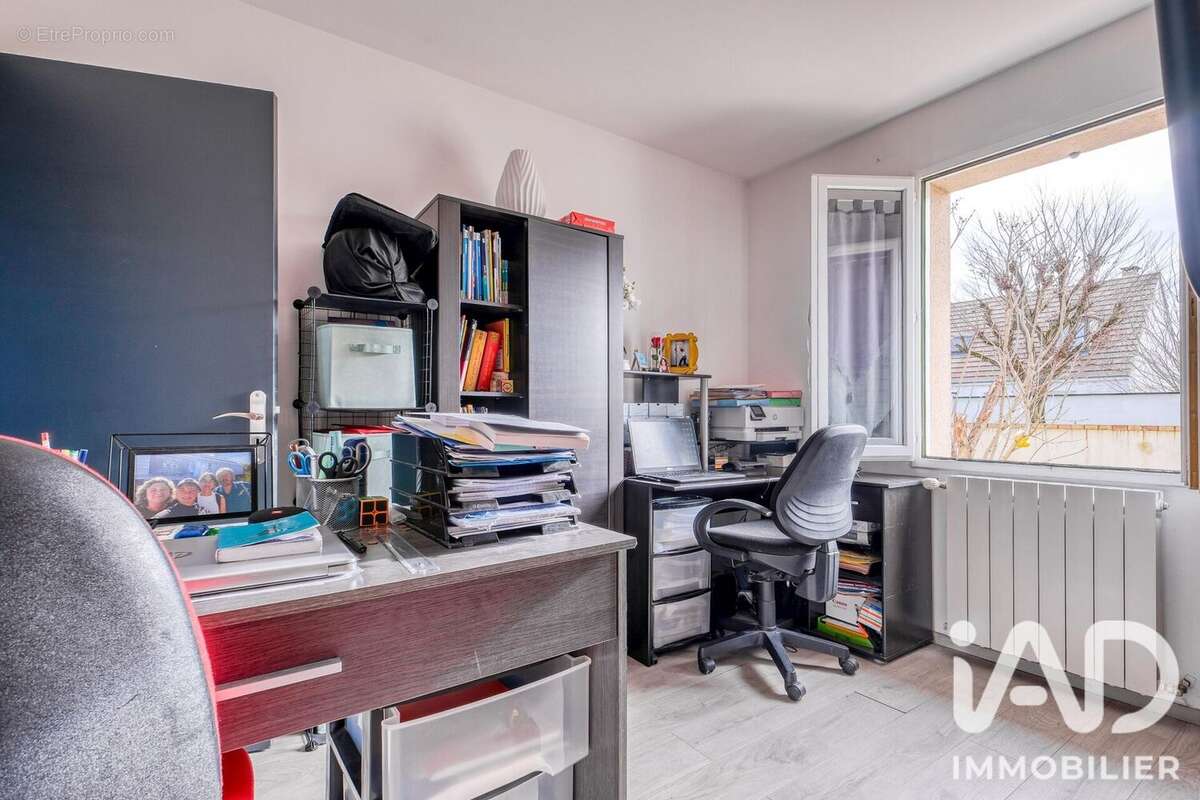 Maison 155 m² à Isles-Les-Villenoy  - photo 7