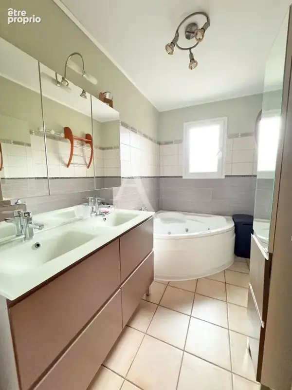 THUIR CENTRE : Maison  5 pièces 116 m²  - 4 FACES - PLAIN PIED - TERRAIN DE 851 m² à deux pas du centre Ville ! - photo 10