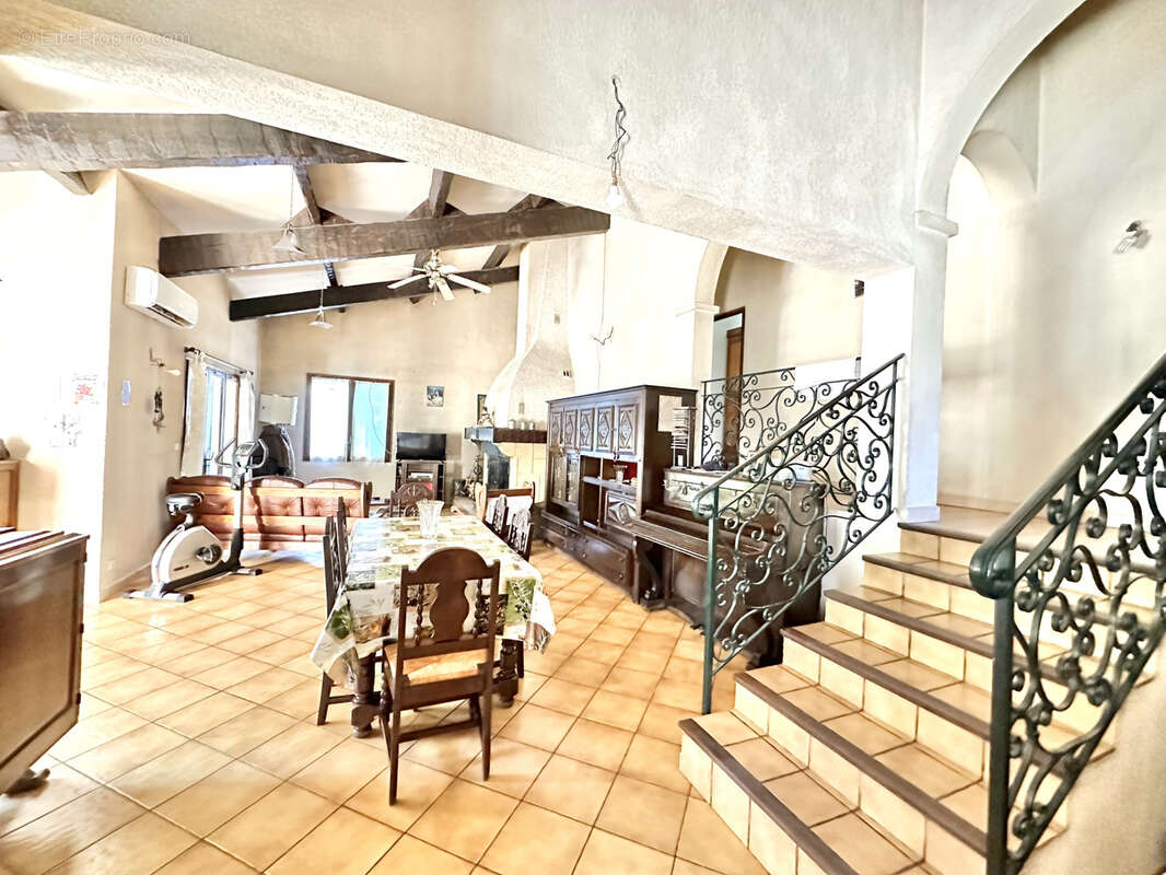 Maison T4 de 110 m2 au Revest-les-Eaux - photo 4