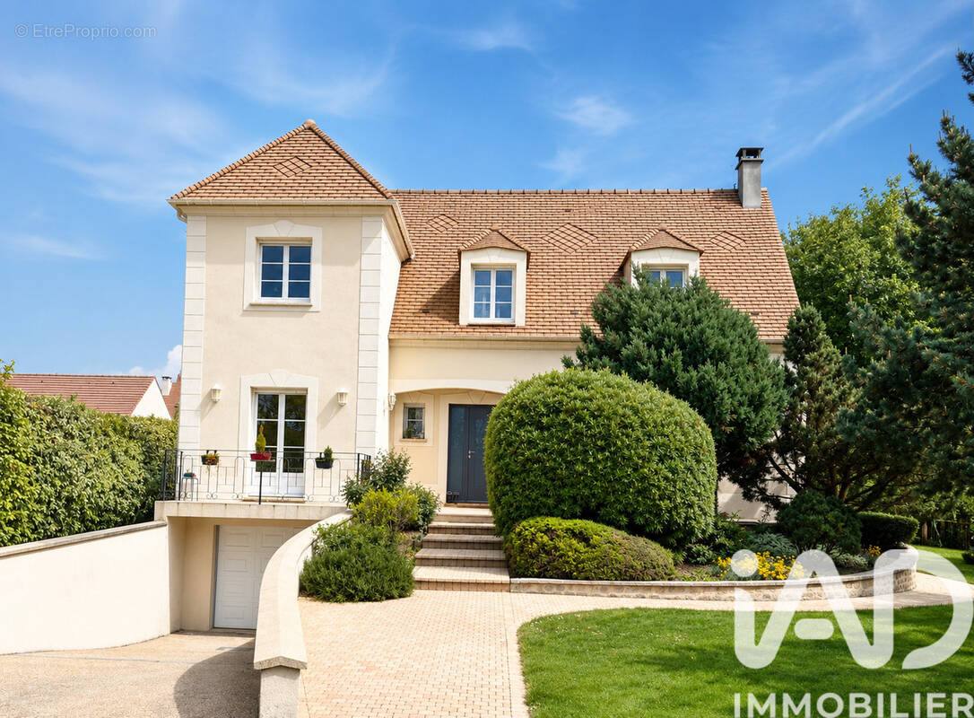 Photo 1 - Maison à D'HUISON-LONGUEVILLE