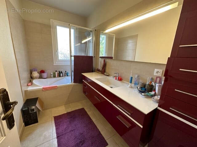 Appartement à BURES-SUR-YVETTE