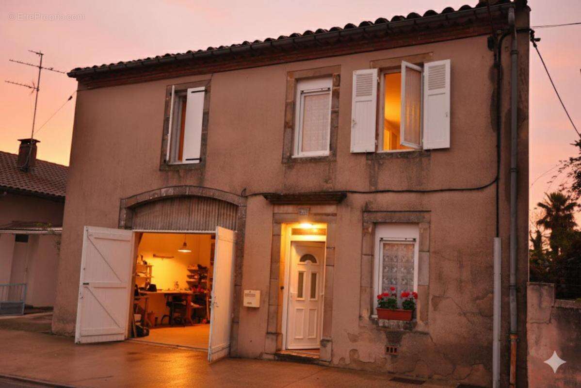 Maison à VILLEFRANCHE-D&#039;ALBIGEOIS