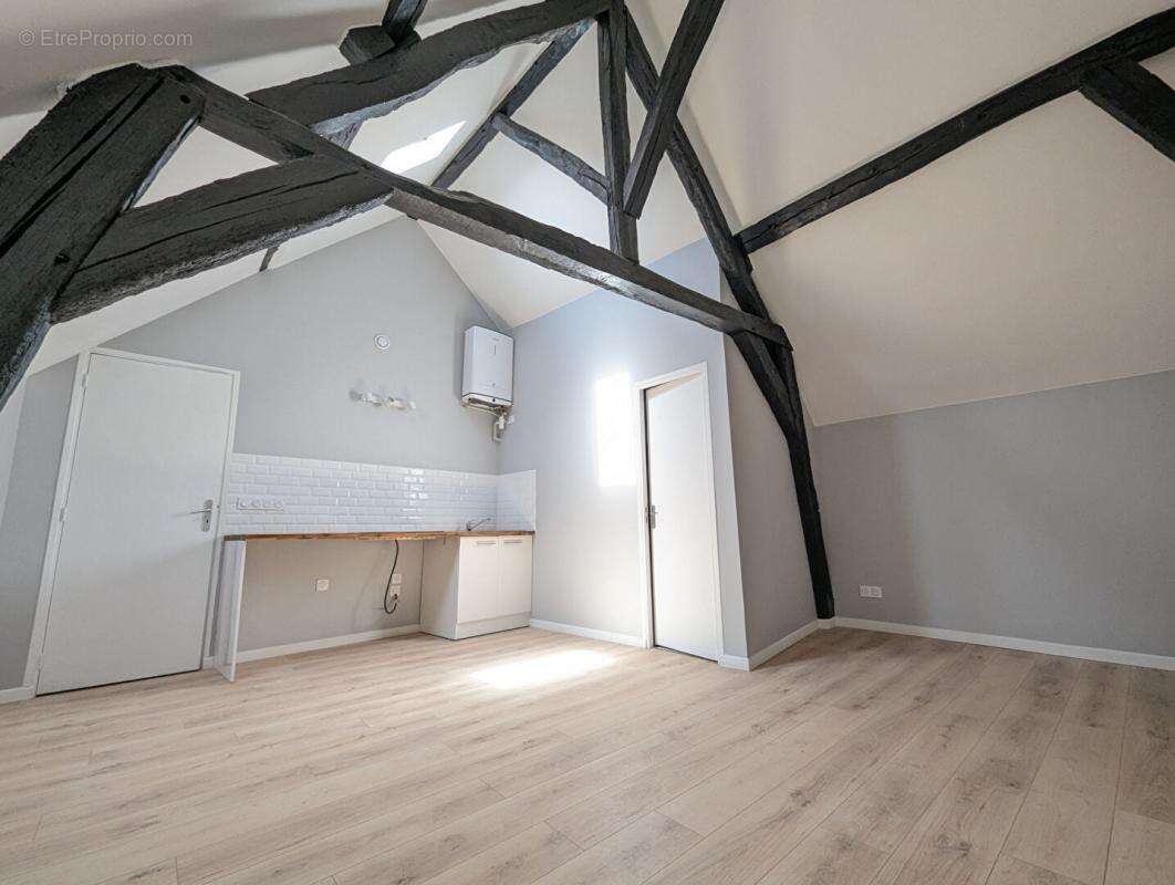 Appartement à CHANTELOUP-LES-VIGNES