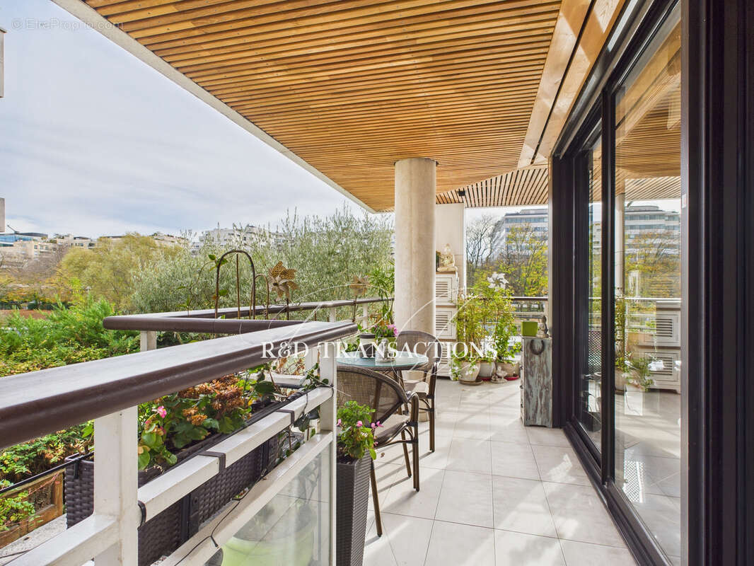 Appartement à LEVALLOIS-PERRET