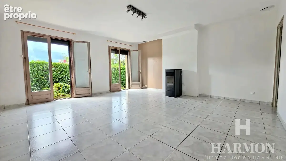 Maison de plain-pied avec 4 chambres, en impasse, à Saint-Pierre-du-Mont - photo 2