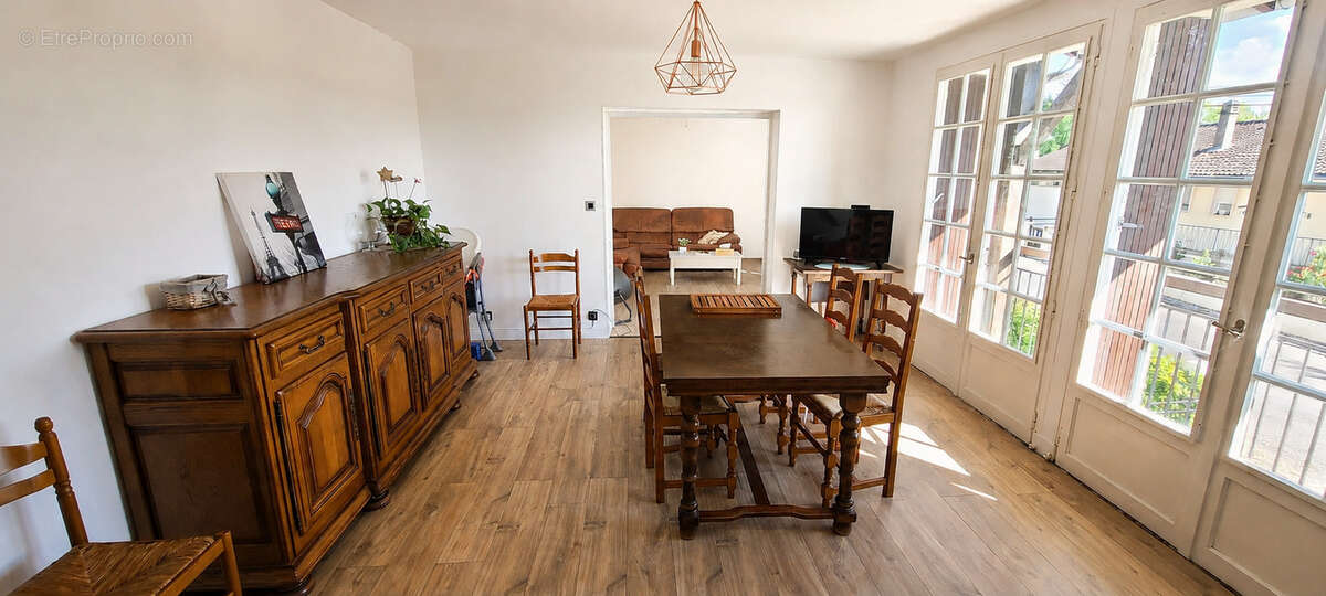Maison familiale au calme, jardin arboré et belle vue - photo 4