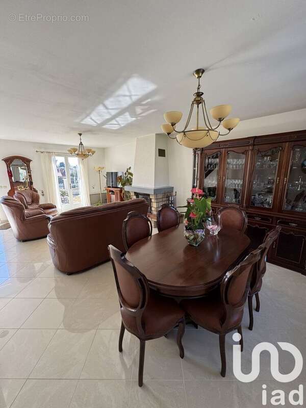 Photo 5 - Maison à SAINT-DENIS-DE-L'HOTEL