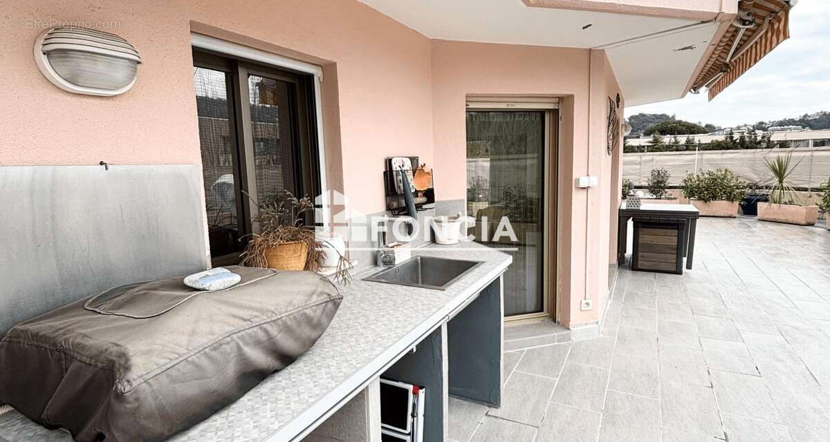 Appartement à MANDELIEU-LA-NAPOULE