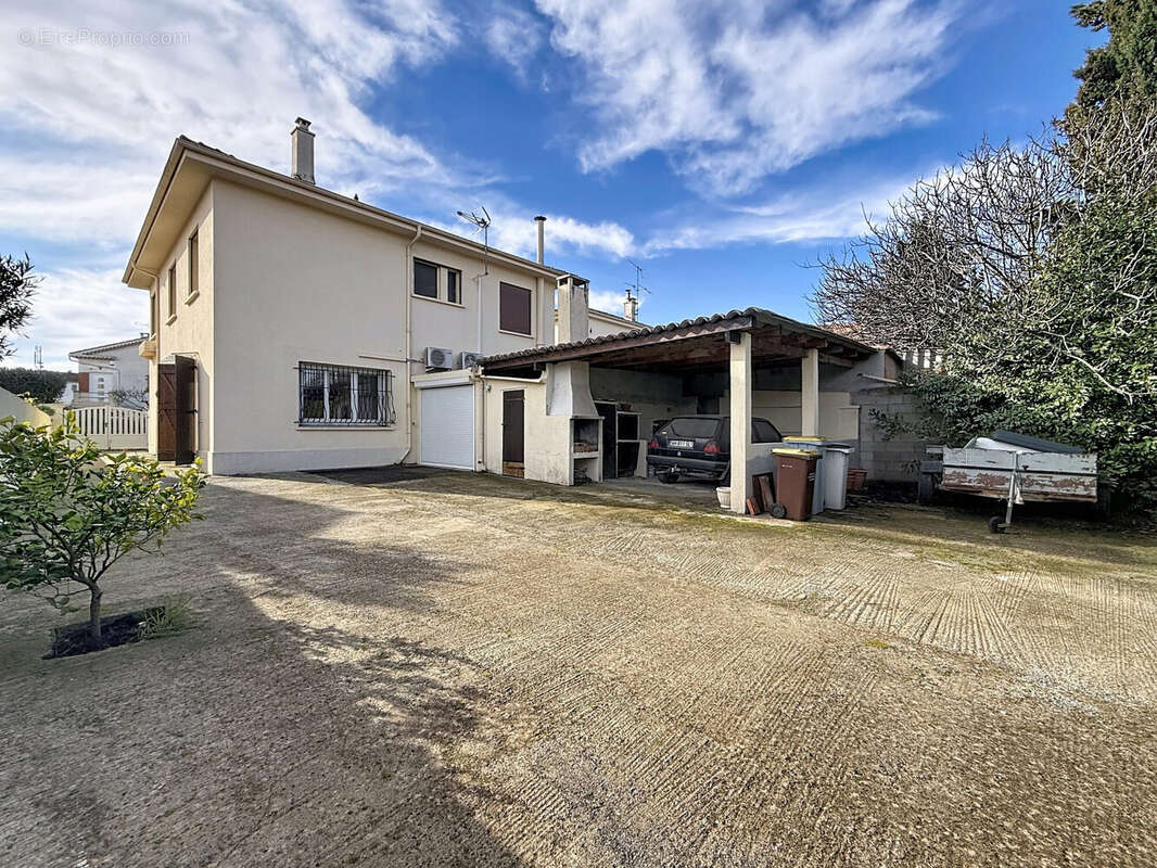 Maison à LE MUY