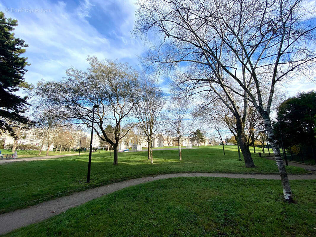 Appartement à SARTROUVILLE