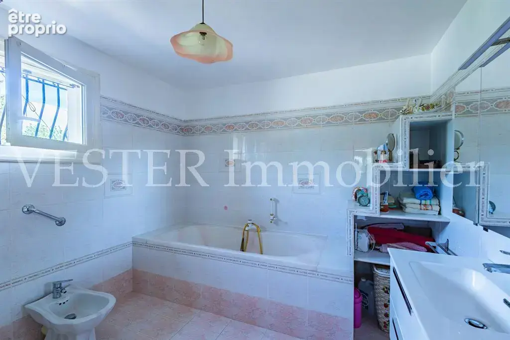 Cavaillon - villa 202 m² - 3641 m² terrain - 4 chambres - piscine - photo 17