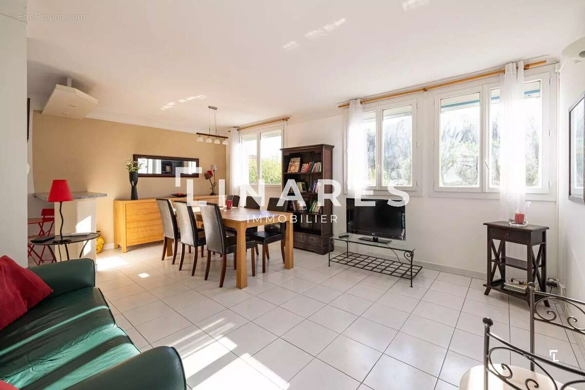 Appartement à MARSEILLE-8E