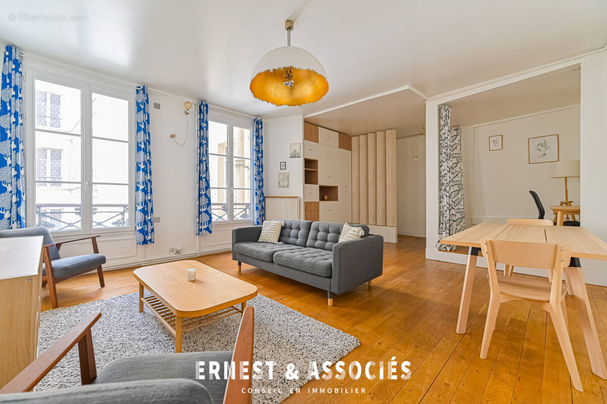 Appartement à PARIS-10E