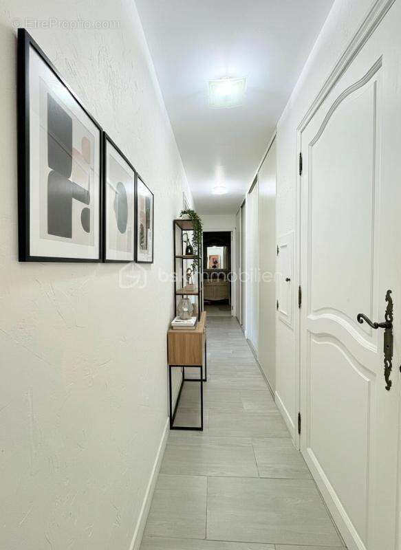 Appartement à VENCE