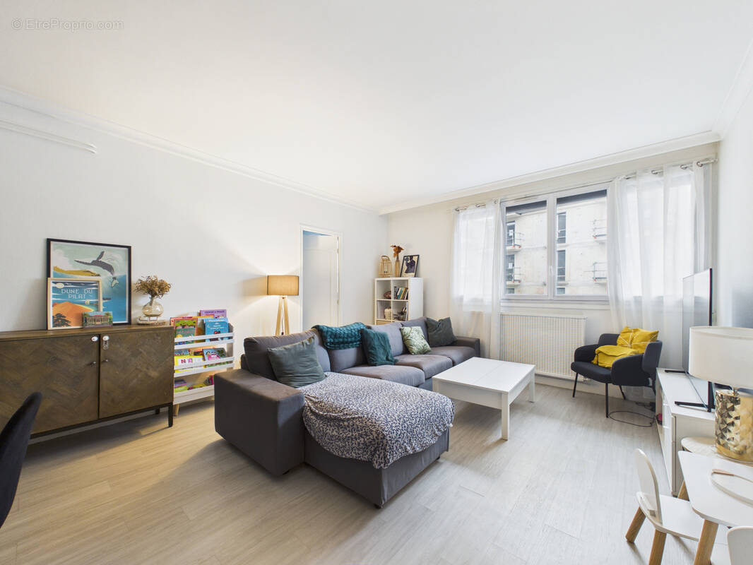 Appartement à SARTROUVILLE