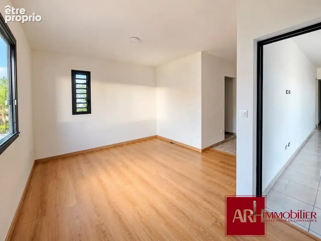 Maison 5 pièces 96 m² à vendre à Le Tampon (97430) - photo 4