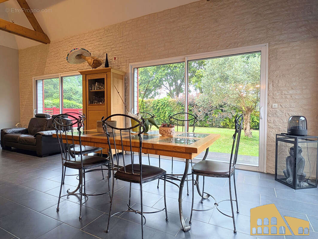 Maison à LA MEMBROLLE-SUR-LONGUENEE