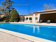 Maison à ENTRAIGUES-SUR-LA-SORGUE