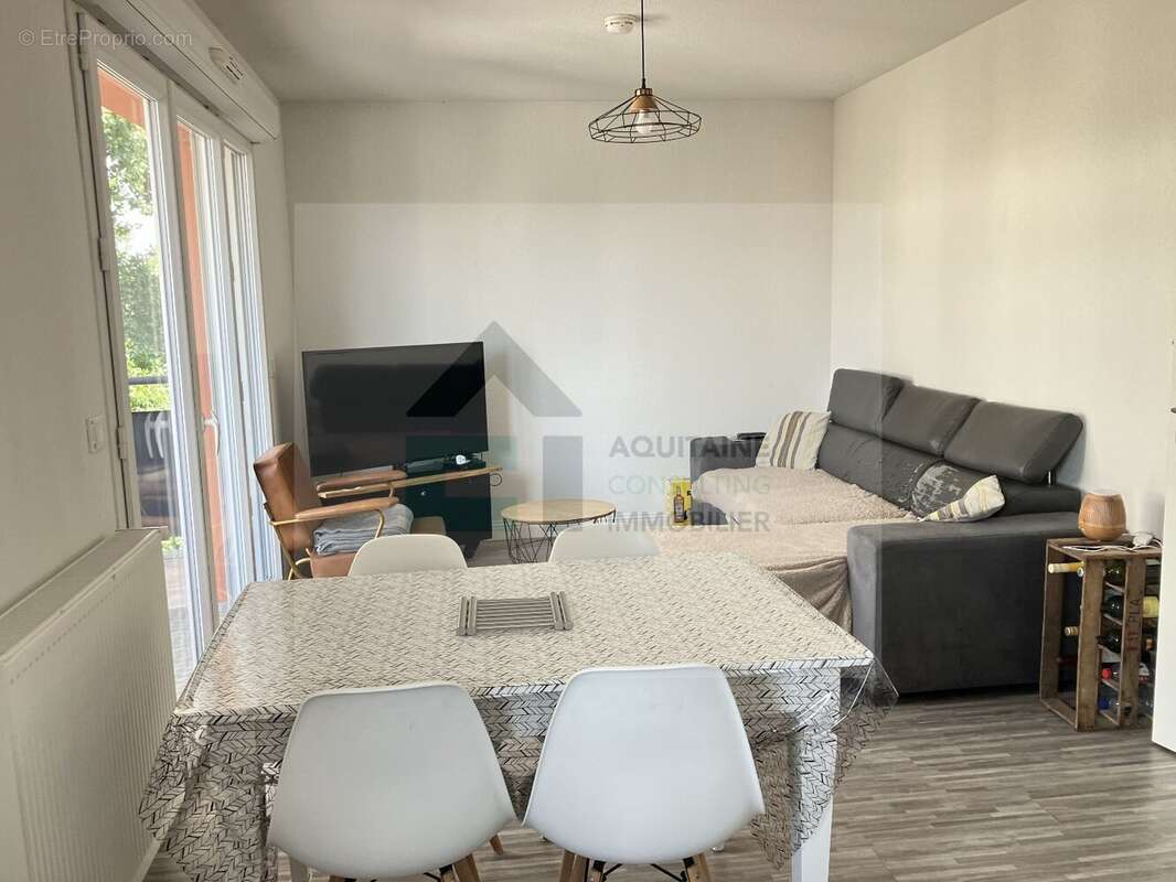 Appartement à VILLENAVE-D&#039;ORNON