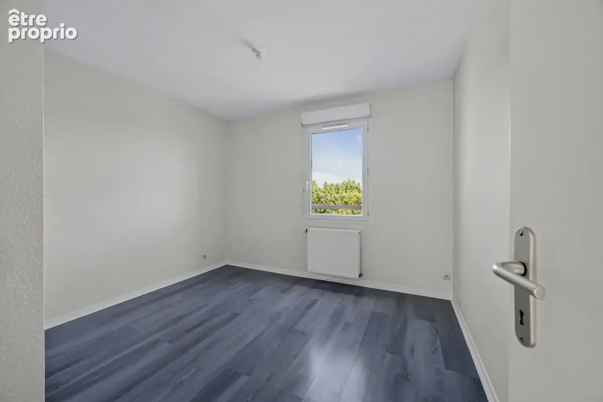 Coup de cœur assuré pour ce magnifique T3 de 72,26 m2 en attique, prolongé par 34 m2 de terrasse et de balcon - photo 4