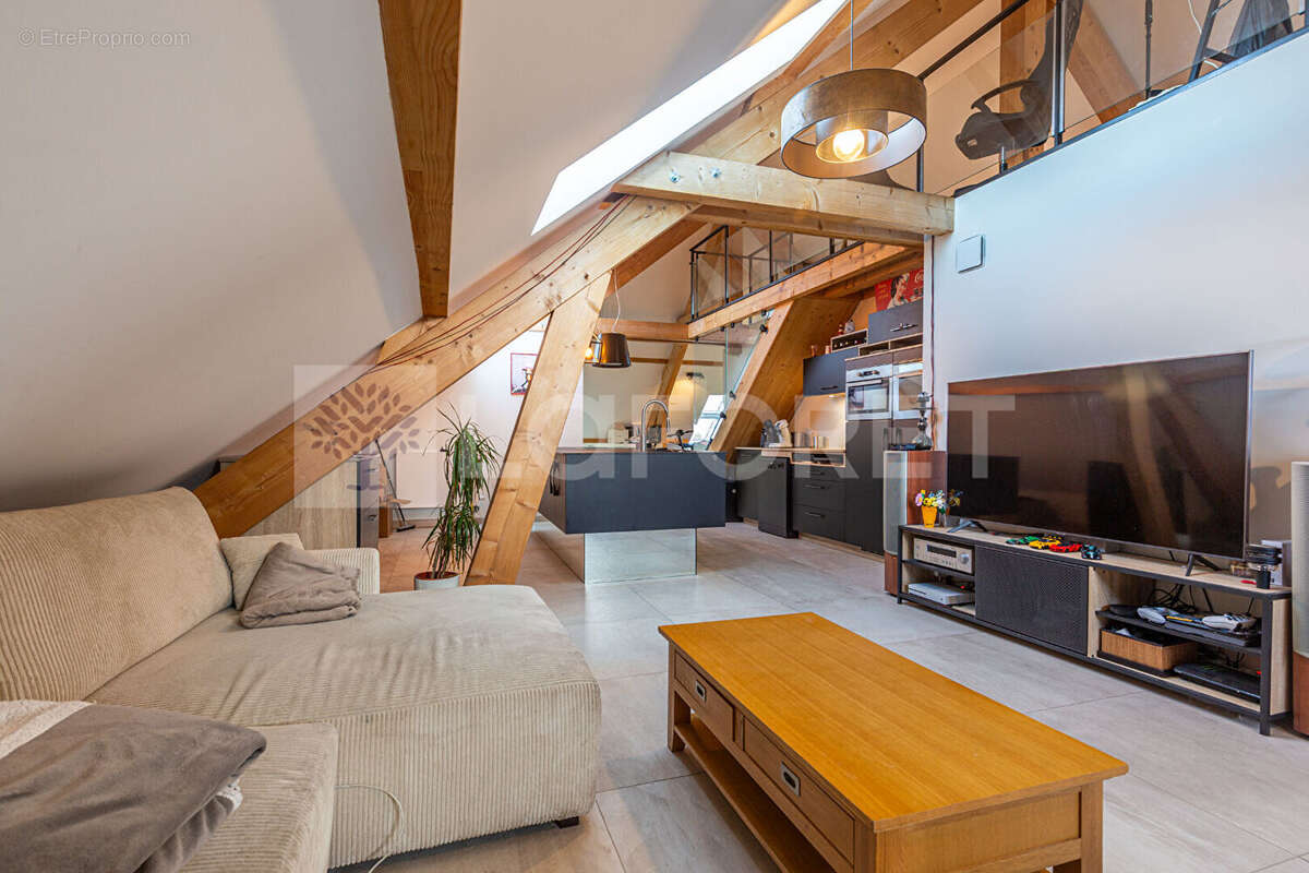 Agence immobiliere laforet - "dodonea" - annecy / seynod - appartement duplex t5 de 189,4m² au sol et 119m²  loi carrez - cave - - photo 5